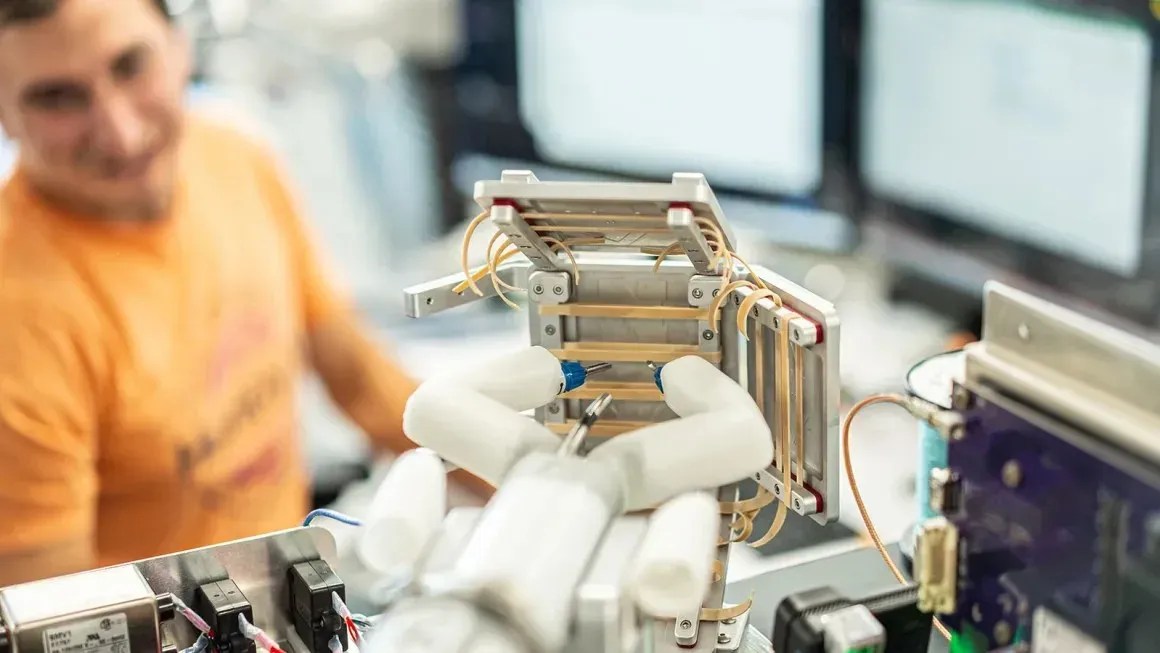 Robô cirúrgico conhecido como SpaceMIRA completou primeira cirurgia de demonstração em gravidade zero