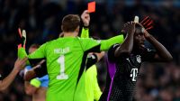 Bayern condena racismo da torcida contra zagueiro que cometeu pênalti na Champions League