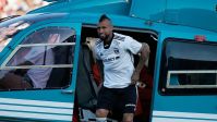 Apresentação de Vidal no Colo-Colo tem helicóptero, cavalo e volta olímpica