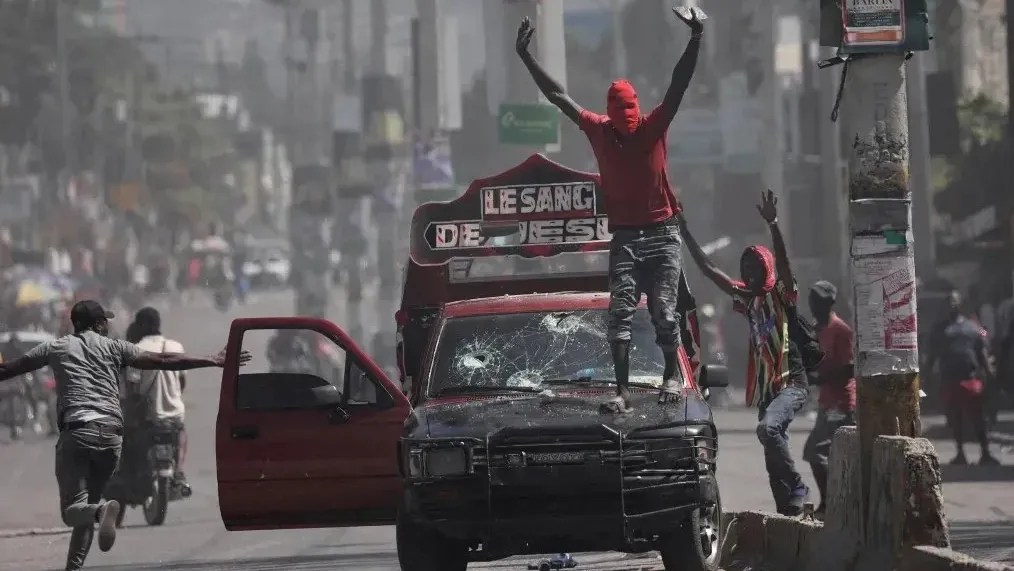 Manifestantes em Porto Príncipe, Haiti, em 1º de março de 2024