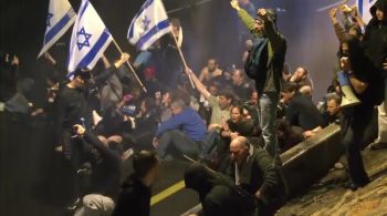 Milhares de manifestantes se reuniram novamente no sábado (9) em cidades israelenses - incluindo Tel Aviv e Jerusalém
