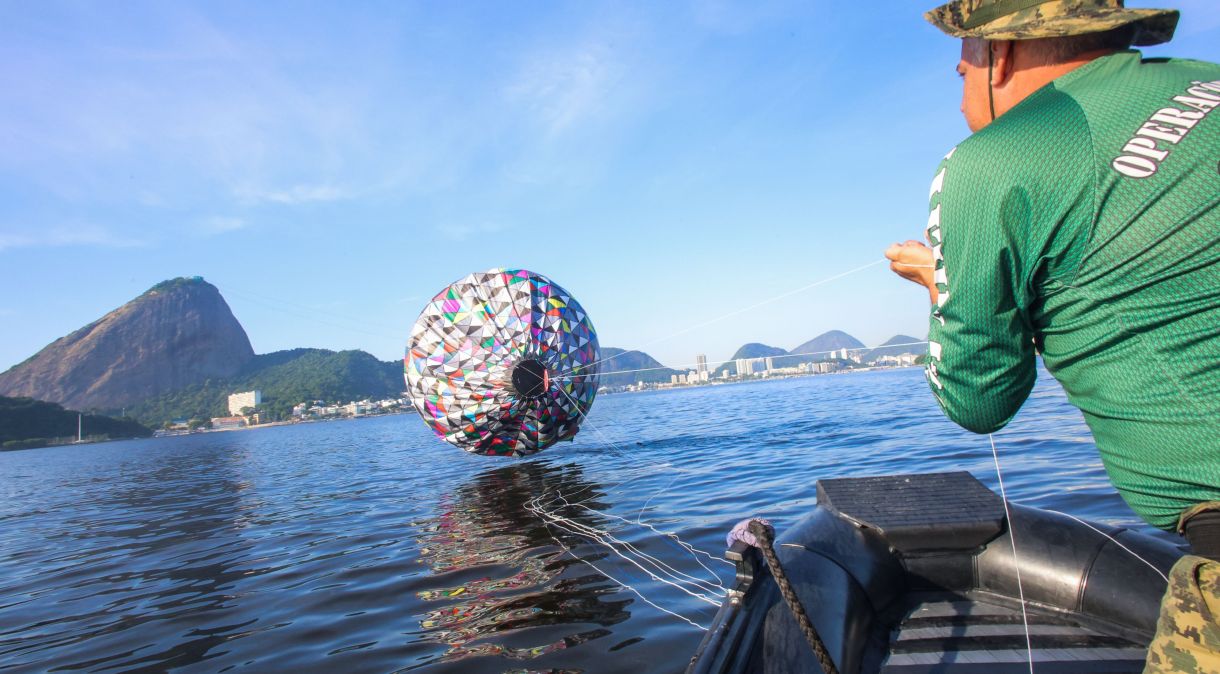 Balão apreendido no Rio de Janeiro