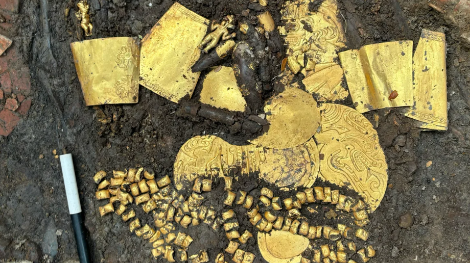 Arqueólogos em El Caño, uma cidade na província de Coclé, no Panamá, descobriram o túmulo de um antigo líder repleto de adereços de ouro