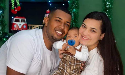 Miguel Filipe dos Santos Rodrigues com os pais, Filipe Rodrigues e Rayssa dos Santos Ferreira; família foi morta a tiros em Niterói