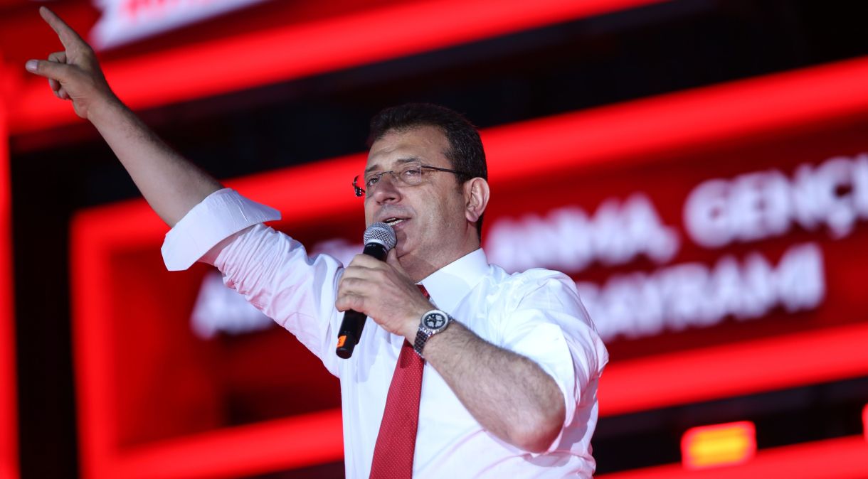 Prefeito do município de Istambul, Ekrem İmamoğlu, em evento no dia 19 de maio de 2023 em Istambul