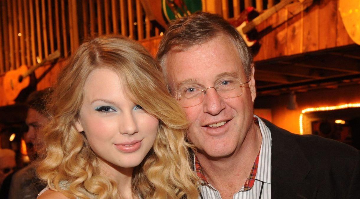 Taylor Swift e seu pai Scott K. Swift, em 2008