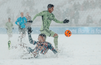 "Desgraça": debaixo de neve, técnico reclama de jogo da MLS; veja imagens