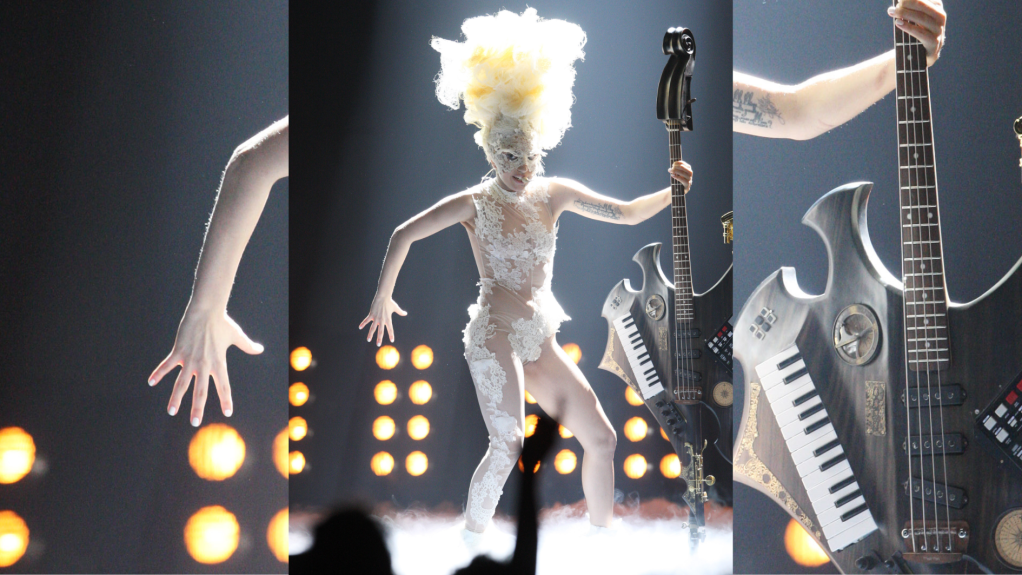 Lady Gaga faz homenagem a Alexander McQueen no Brit Awards 2010