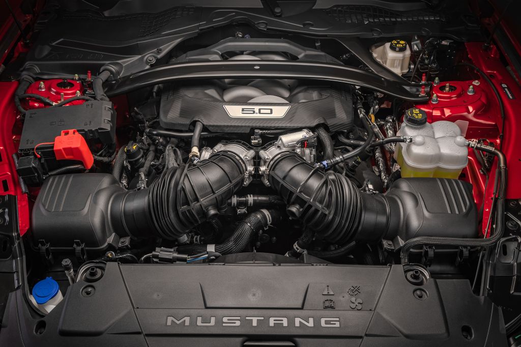Ford Mustang 2024 traz motor V8 de 5 litros e 488 cv