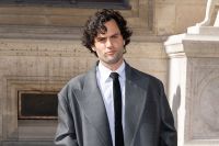 Penn Badgley não quer mais fazer cenas íntimas em série da Netflix; entenda