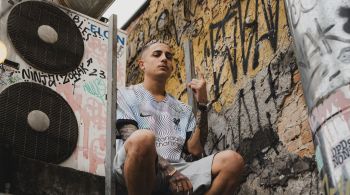 A faixa "Primeiro Amor" foi lançada nesta sexta-feira (15) com sample de "Rap do Solitário"