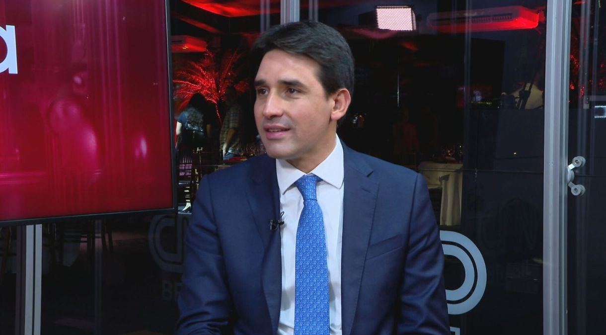 O ministro Silvio Costa Filho durante o evento CNN Talks