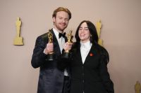 Billie Eilish se torna a pessoa mais jovem na história a ganhar dois Oscars