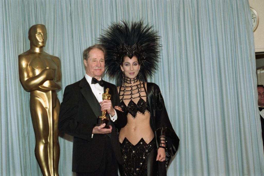 Cher na premiação do Oscar em 186