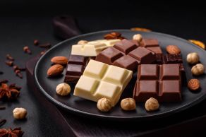 Segundo especialistas, a quantidade de cacau presente no chocolate e a lista de ingredientes é o que define se um chocolate é bom ou não para a saúde