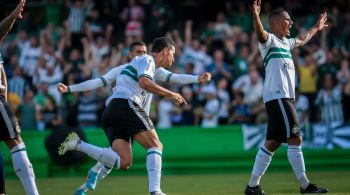 Atacante fez o primeiro gol da vitória por 2 a 0, no Couto Pereira