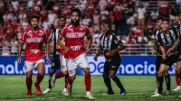 Volante do CRB conta por que saiu de jogo contra o Athletic: "Cag****** da peste"