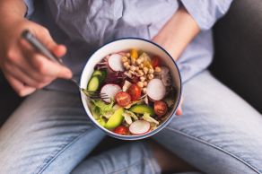 Especialistas dão dicas para entender se seus hábitos alimentares são realmente saudáveis ou se são restritivos, podendo prejudicar sua saúde