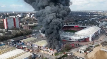 Instalações do estádio não foram danificadas, mas a região foi afetada pela grande quantidade de fumaça