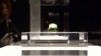 Mineral chamado Kyawthuite, mais raro do mundo, está em exposição no museu de Los Angeles; saiba mais