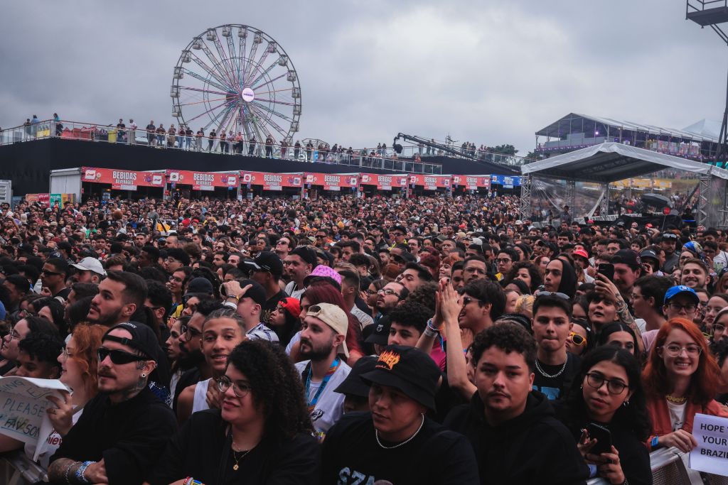 Movimentação de fãs da banda Britânica Nothing but Thieves no Festival Lollapalooza Brasil 2024