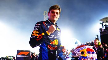 Red Bull faz dobradinha, com Sergio Pérez na segunda posição; Carlos Sainz, da Ferrari, terminou em terceiro