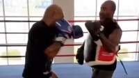 Mike Tyson se prepara para luta contra Jake Paul; veja vídeo