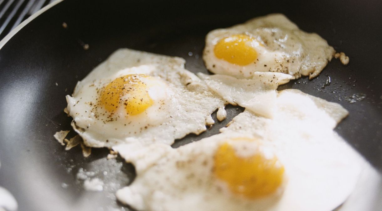 O ovo oferece diversos benefícios para a saúde, quando inserido em uma dieta equilibrada