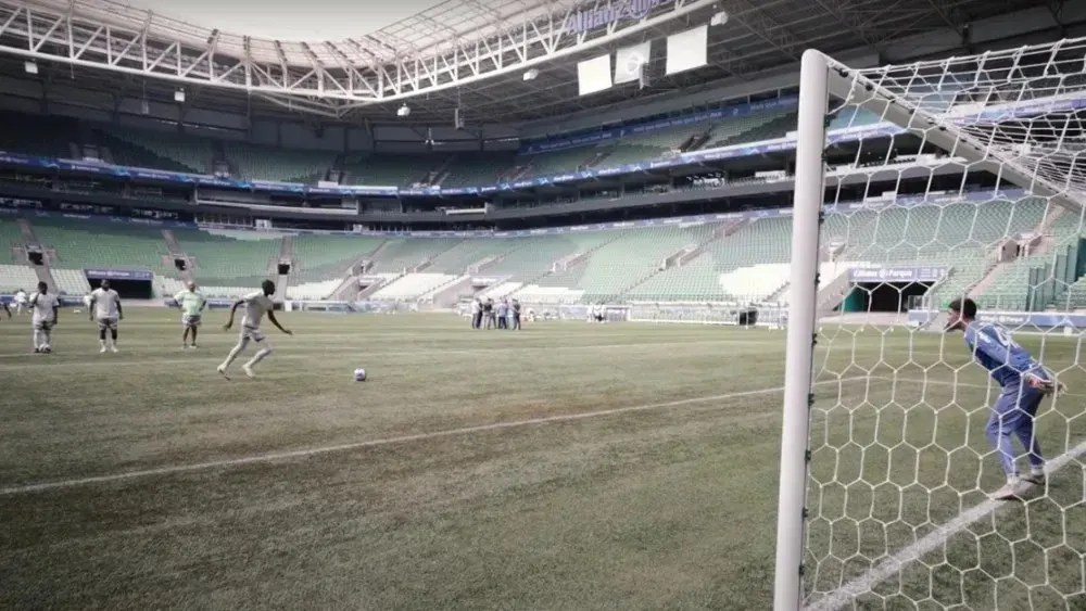 Time sub-20 do Palmeiras testou o gramado do Allianz