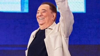 Somando mais de 50 anos de carreira na TV brasileira, o apresentador foi homenageado na atração deste domingo (31)