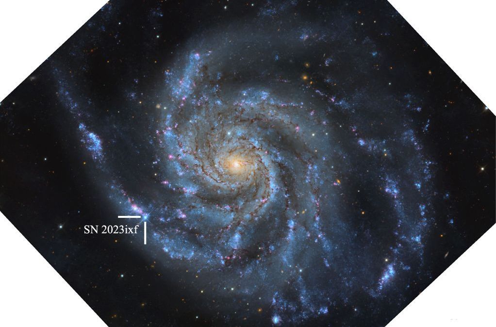 Supernova 2023ixf ocorreu em Messier 101, também conhecida como Galáxia do Cata-vento. A imagem foi feita usando dados de telescópio nas noites de 21, 22 e 23 de maio de 2023