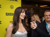 Anne Hathaway se emociona e chora no SXSW: "Jamais esquecerei"