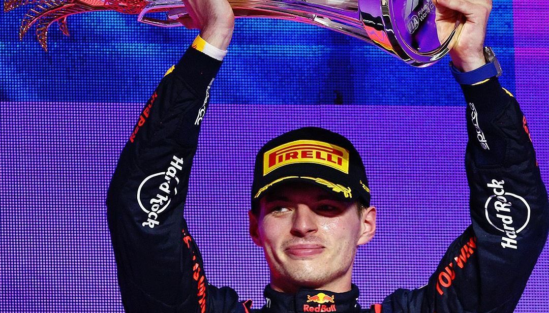 Na Arábia Saudita, Max Verstappen conquistou a nona vitória consecutiva na Fórmula 1, a segunda na temporada e a 56ª da carreira