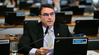 Senador acusou tribunal eleitoral de ter censurado a campanha de seu pai, o ex-presidente Jair Bolsonaro (PL)