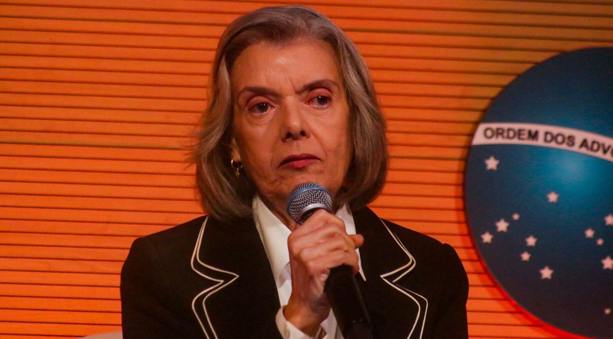Cármen Lúcia será eleita presidente do TSE no próximo dia 7 de maio