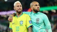 Daniel Alves devolve 150 mil euros à família de Neymar, segundo advogada