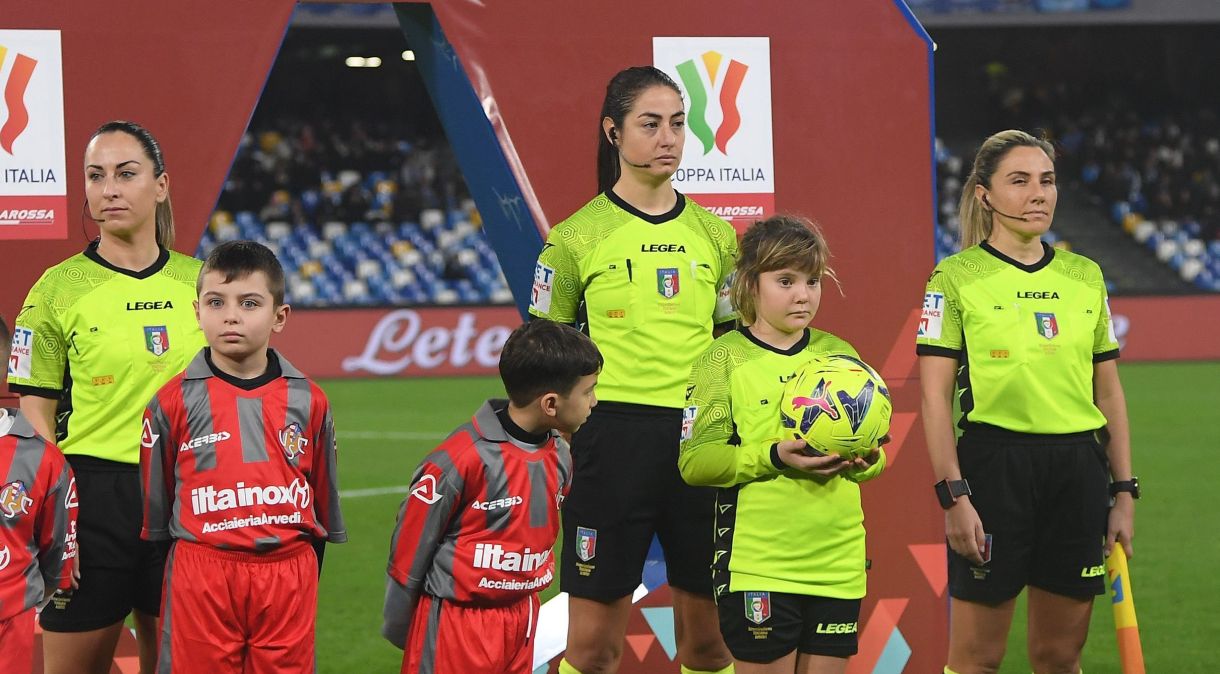 Trio de arbitragem feminino já apitou jogos de Serie B e da Copa da Itália