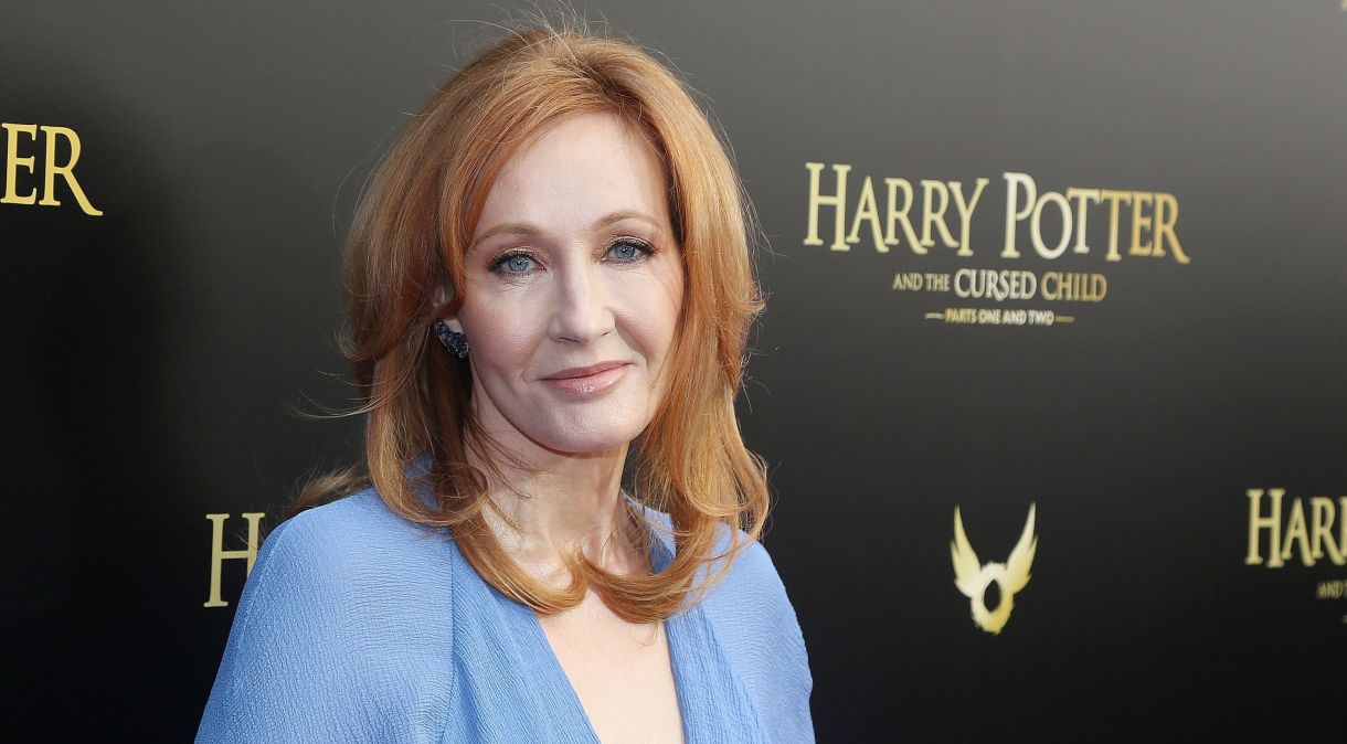 J.K. Rowling posa na noitede estreia de "Harry Potter and The Cursed Child" na Broadway, em Nova York, em 22 de abril de 2018.