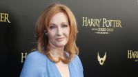 Governo do Reino Unido apoia J.K. Rowling em disputa de lei sobre crimes de ódio