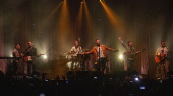 Dois últimos integrantes do grupo que tinha o vocalista Renato Russo divulgaram os últimos shows da tour "As V Estações"