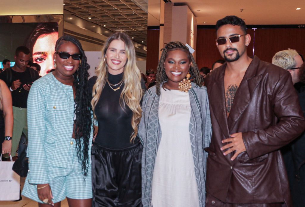 Leidy Elin, Yasmin Brunet, Raquele e Pizane se reencontram na SPFW