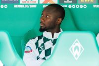 Jogador do Werder Bremen descobre que não seria titular e volta pra casa