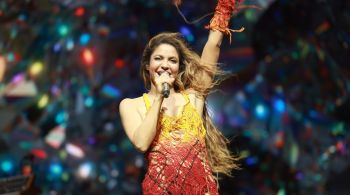 A cantora colombiana subiu ao palco durante a apresentação de Bizarrap; festival acontece até domingo (14), nos Estados Unidos