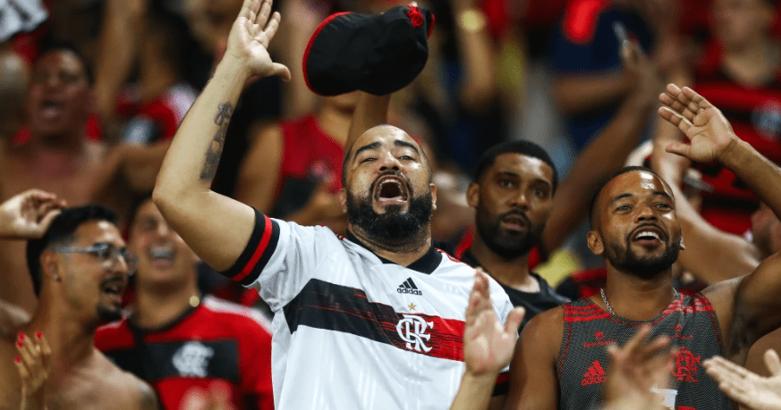 Torcida do Flamengo em jogo contra o São Paulo, no Maracanã