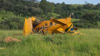 Avião agrícola faz pouso forçado no interior de Goiás; piloto fica ferido