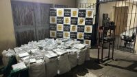 Polícia vai atrás de PM desaparecido e encontra 1 tonelada de cocaína no Guarujá