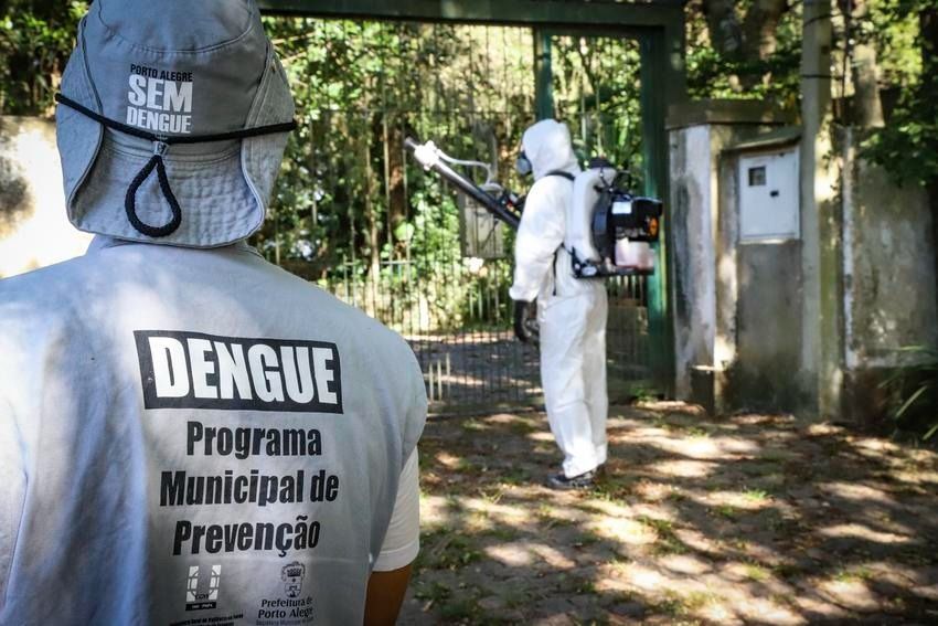 Prefeitura de Porto Alegre realiza aplicação de inseticida após confirmação de casos da dengue em bairros da capital