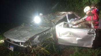 Carro com dois homens foi arrastado pela força da correnteza em Paverama, no Vale do Taquari