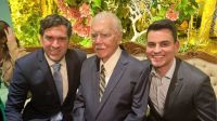 Festa de 94 anos de Sarney em Brasília tem afagos de Padilha a Aécio e Dino tietado