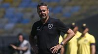 Artur Jorge esfria empolgação no Botafogo: 'Vencemos apenas mais um jogo'